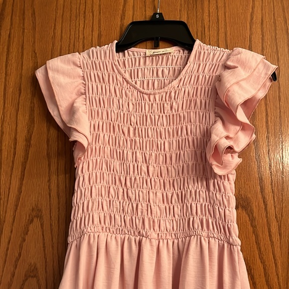 NWOT PinkBlush Smocked Layered Ruffle Flutter Sleeve Maternity Midi Dress - Picture 2 of 7